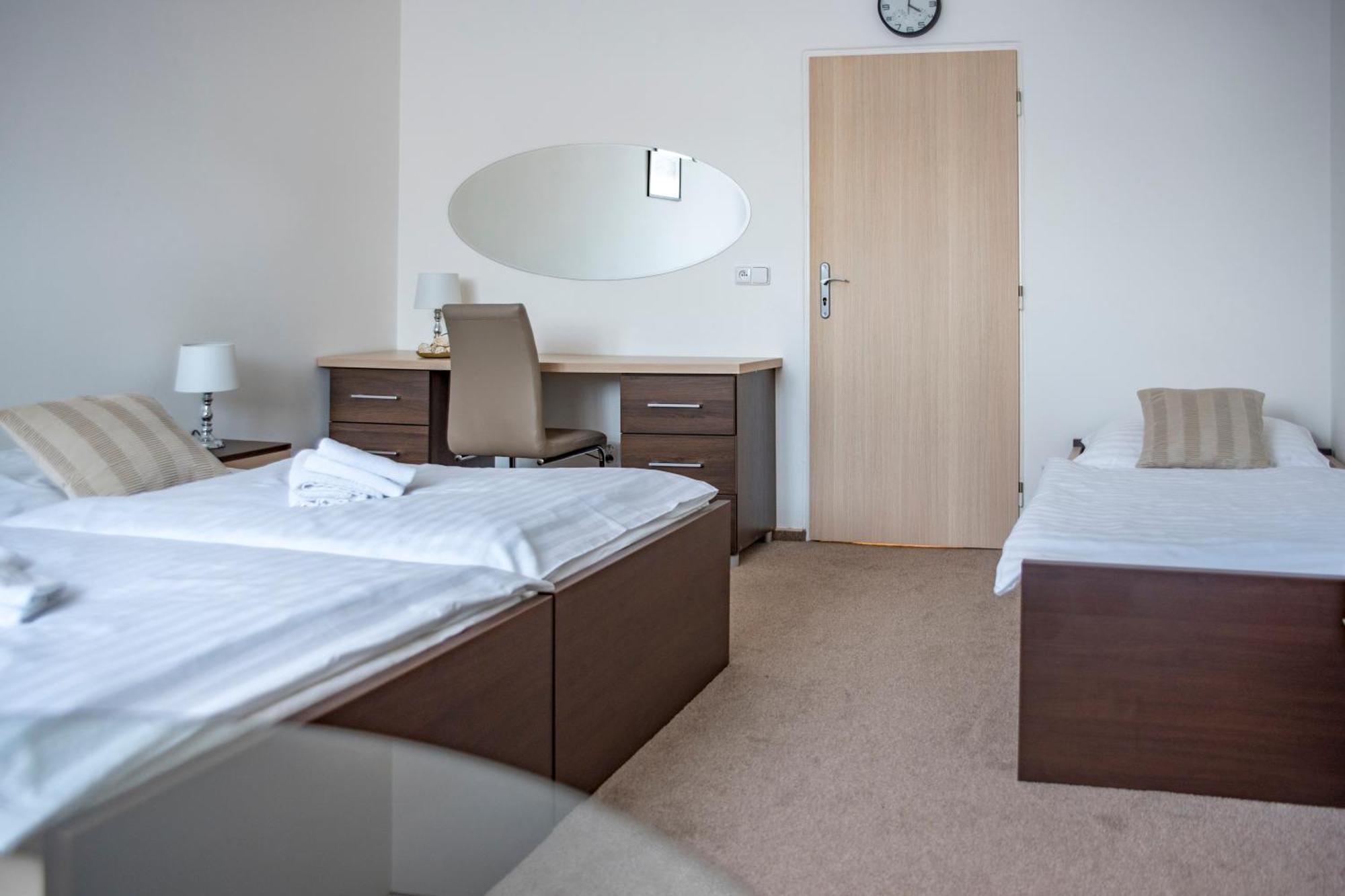 Classic Apartmany Тршинец Экстерьер фото
