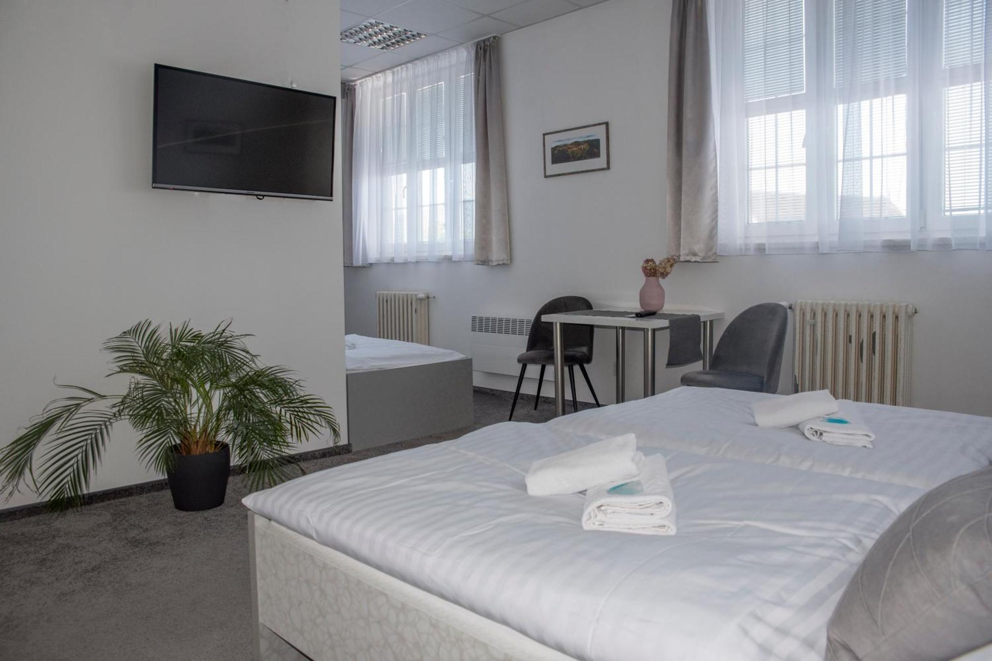 Classic Apartmany Тршинец Экстерьер фото