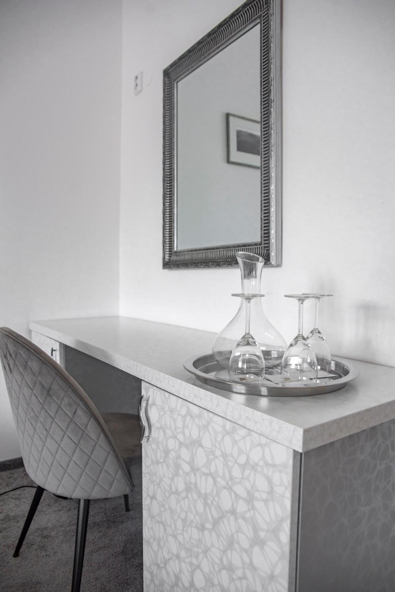 Classic Apartmany Тршинец Экстерьер фото