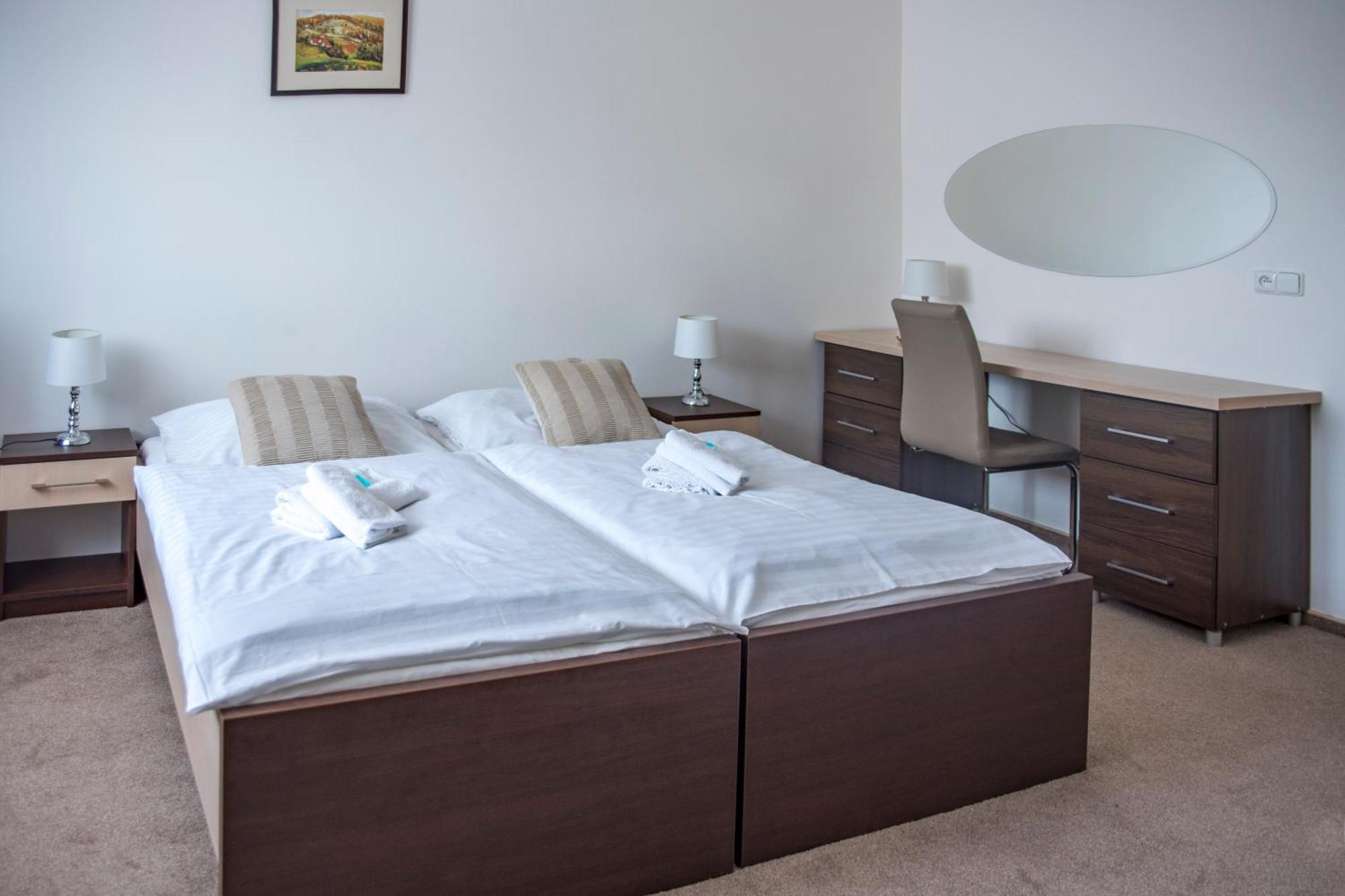Classic Apartmany Тршинец Экстерьер фото